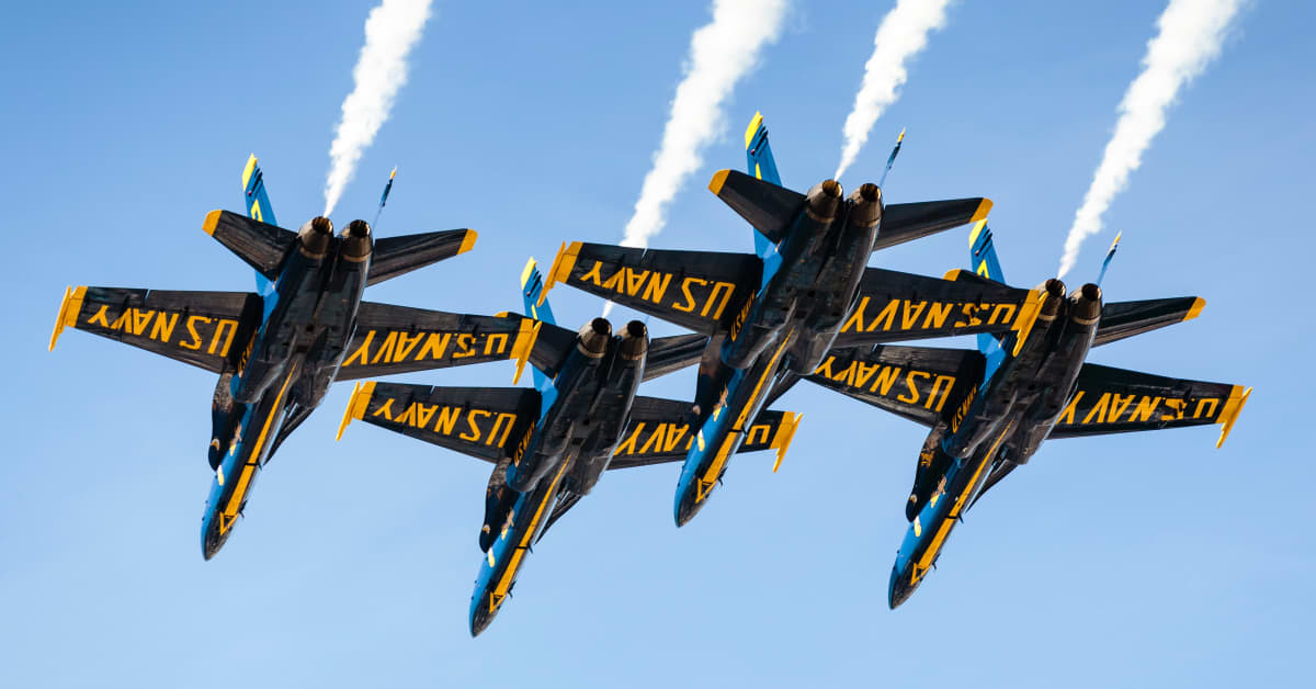 Video US Navy Blue Angels' Breathtaking Maneuvers At Air Show Thrill