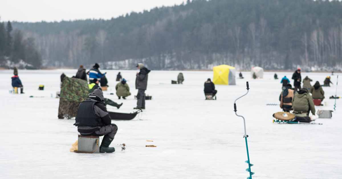 Video A Couple Chain Saws, A Frozen Lake And These Guys Engineer the