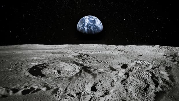 View of Earth from Moon.