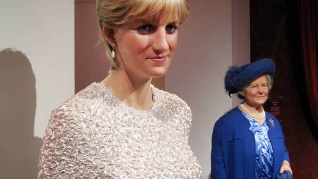Wax models of Princess Diana and Queen Elizabeth II