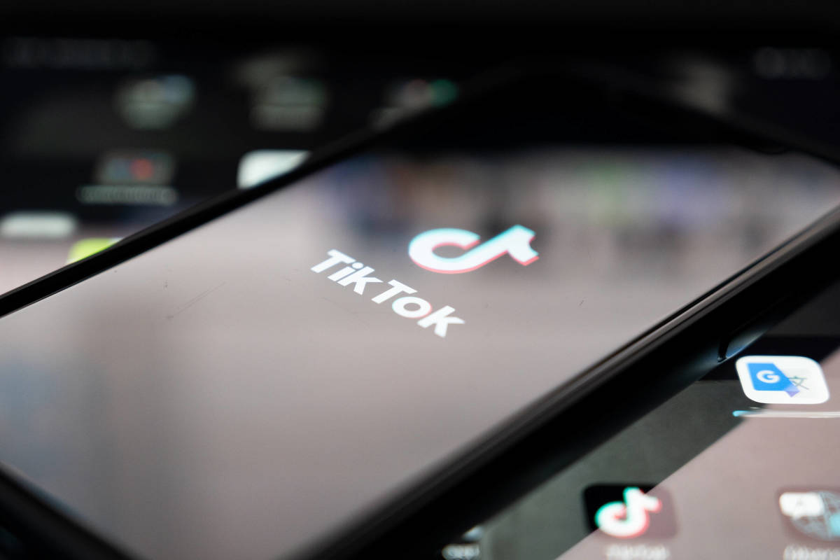 iPhone tip  Scroll through TikTok hands free - 71