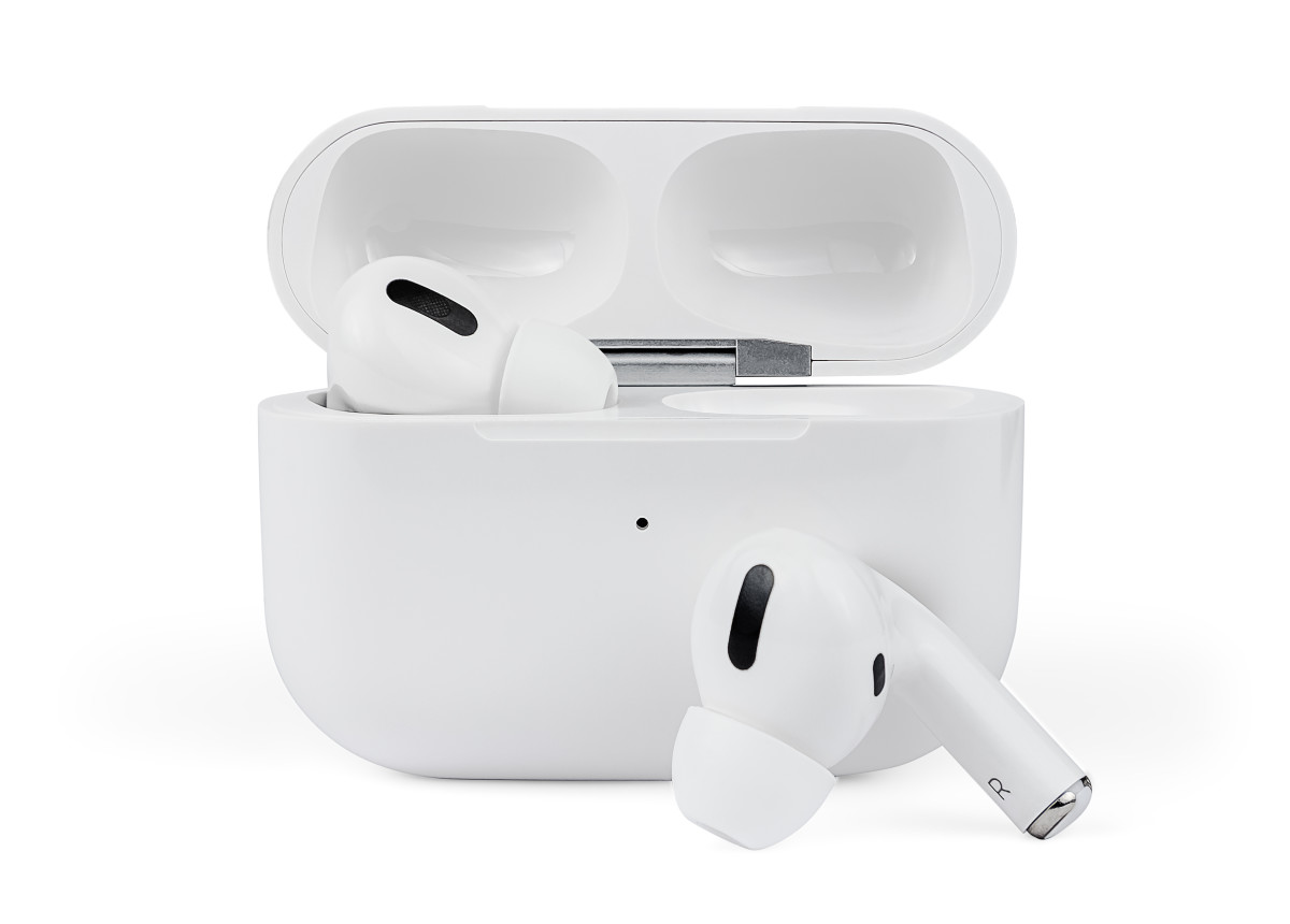 Apple airpods can actually be used as hearing aids for older adults