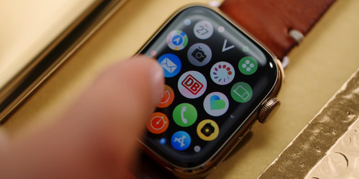 Woman Makes Apple Watch Actually Stylish With a few Adjustments