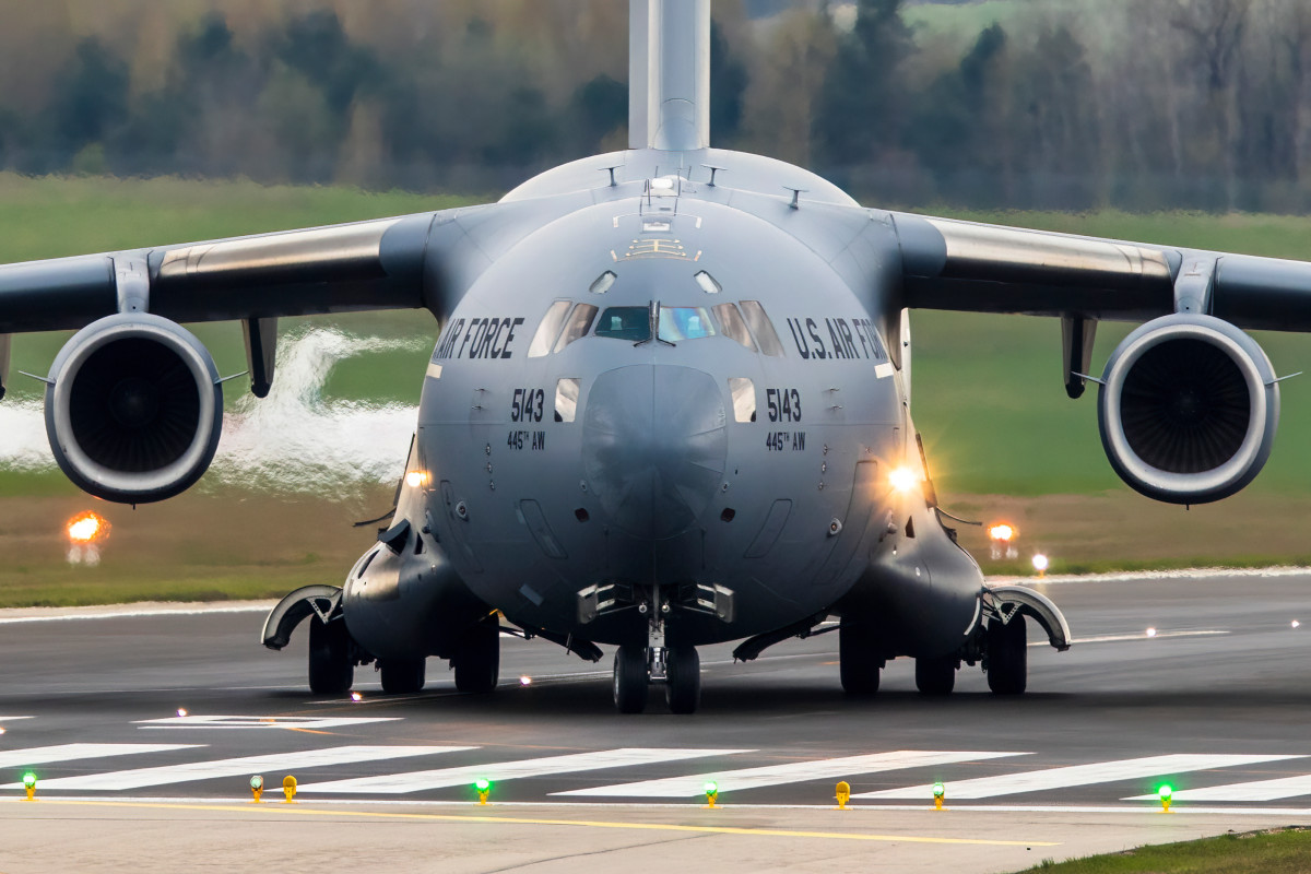 Military Spouse Exposes the Inside of a C-17 Fighter Aircraft - TurboFuture